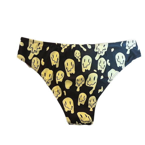 ❌SOLD❌Romwe Melting Smiley Face Bikini - Picture 2 of 9